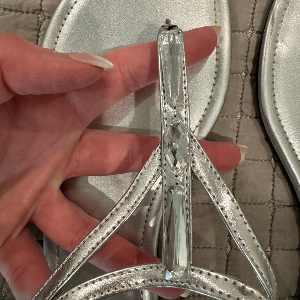Fioni Clothing Women’s Silver Strappy Flat Sandals - Picture 3 of 5